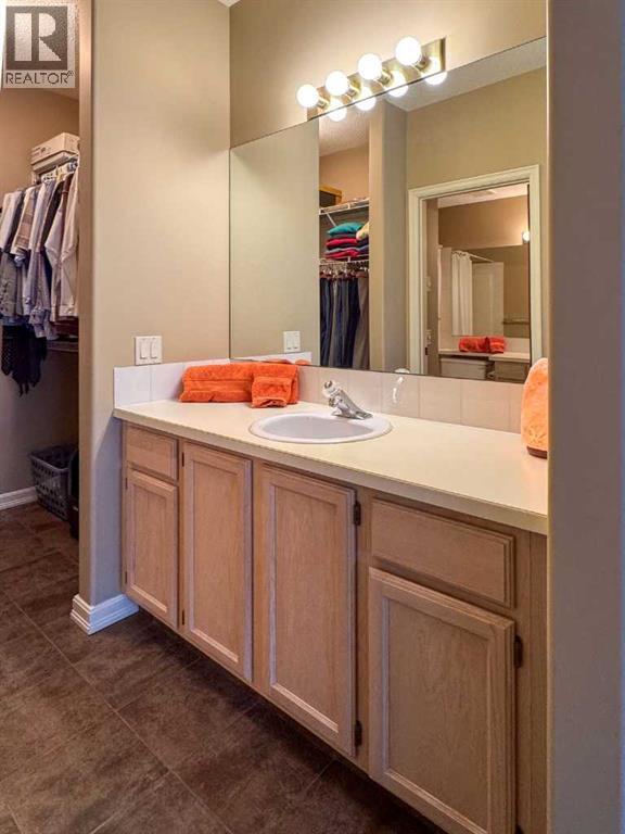 604, 1997 Sirocco Drive SW, Calgary, Alberta  T3H 3E6 - Photo 17 - A2304547