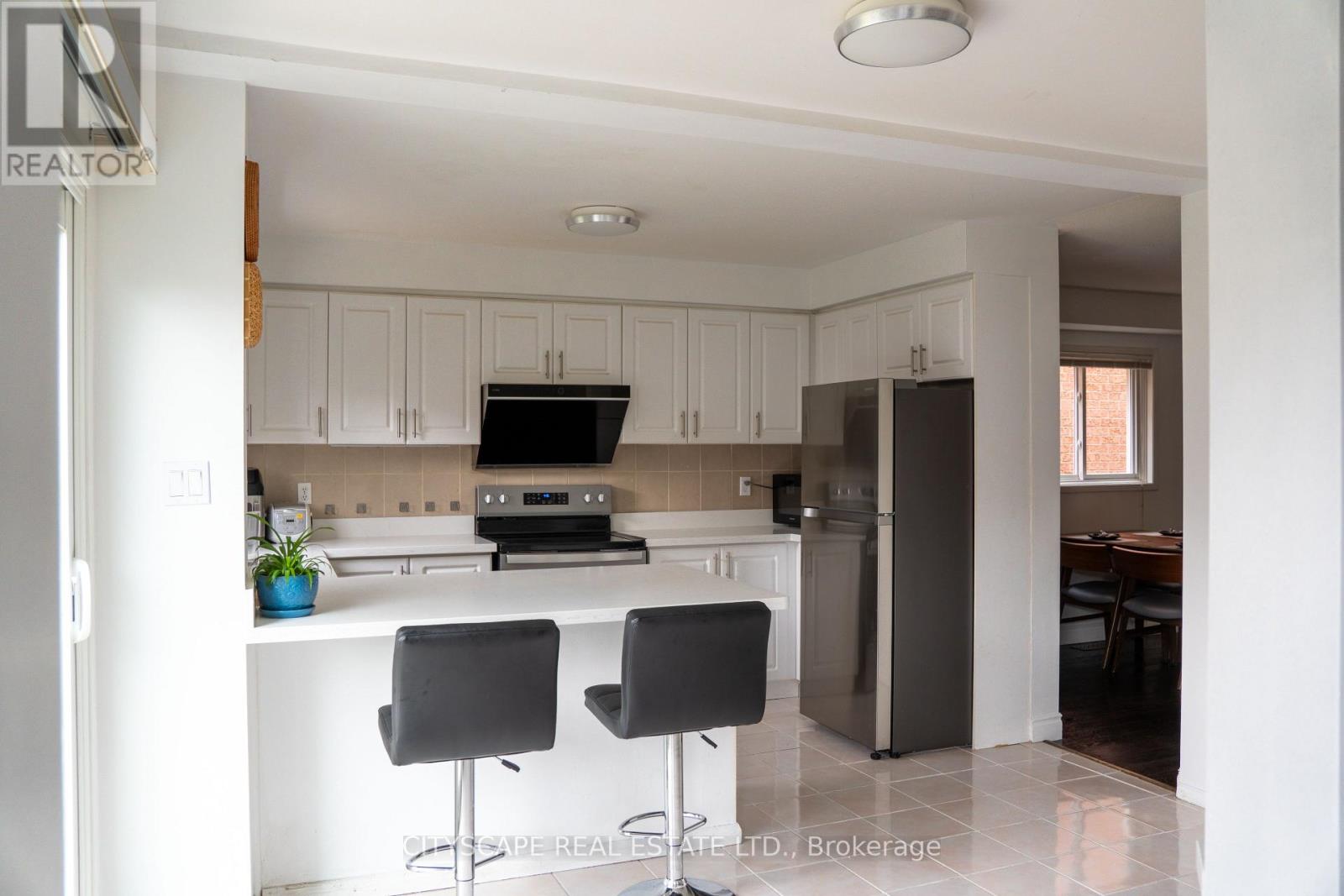 5357 Floral Hill Crescent, Mississauga, Ontario  L5V 1V2 - Photo 10 - W13045546