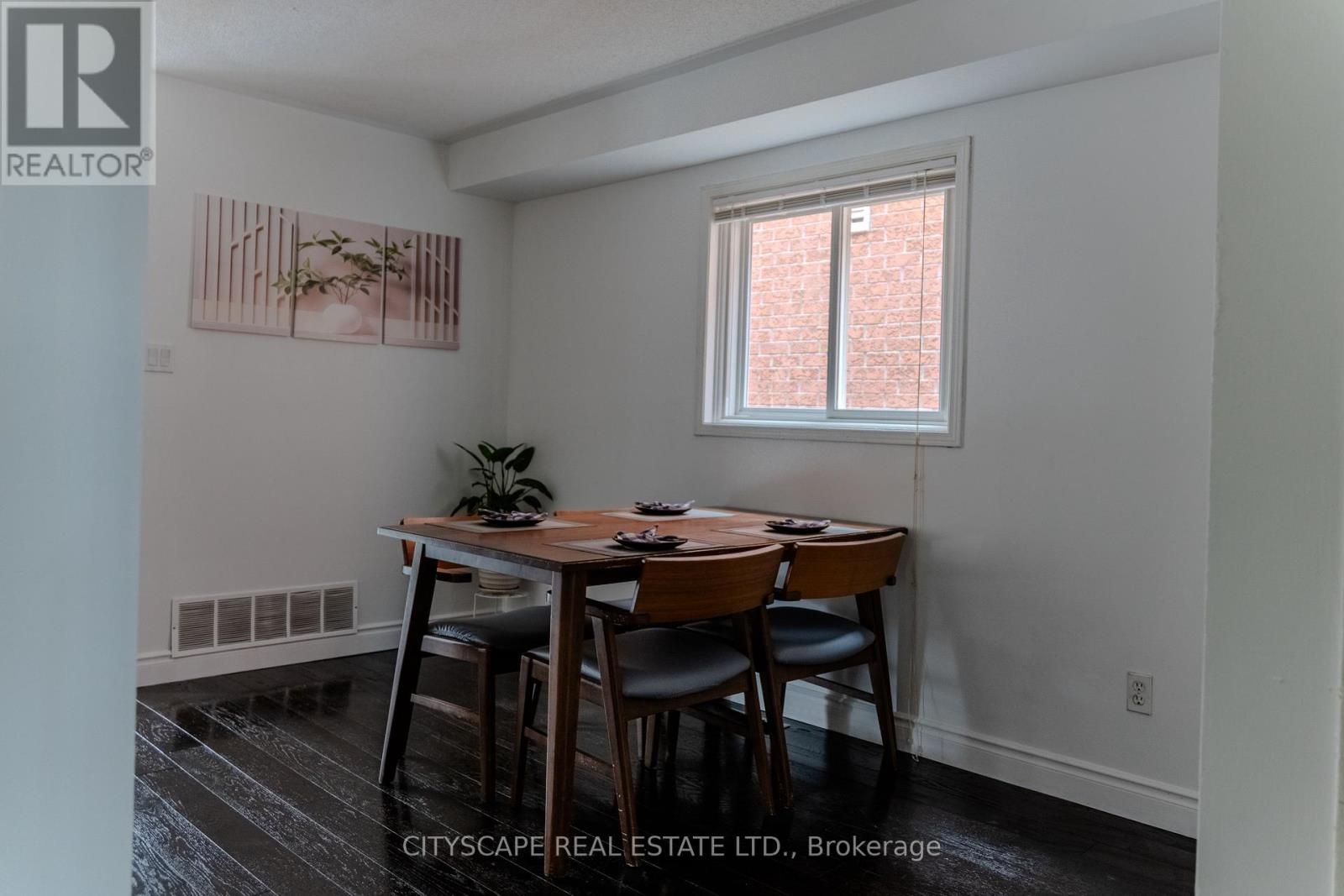 5357 Floral Hill Crescent, Mississauga, Ontario  L5V 1V2 - Photo 5 - W13045546