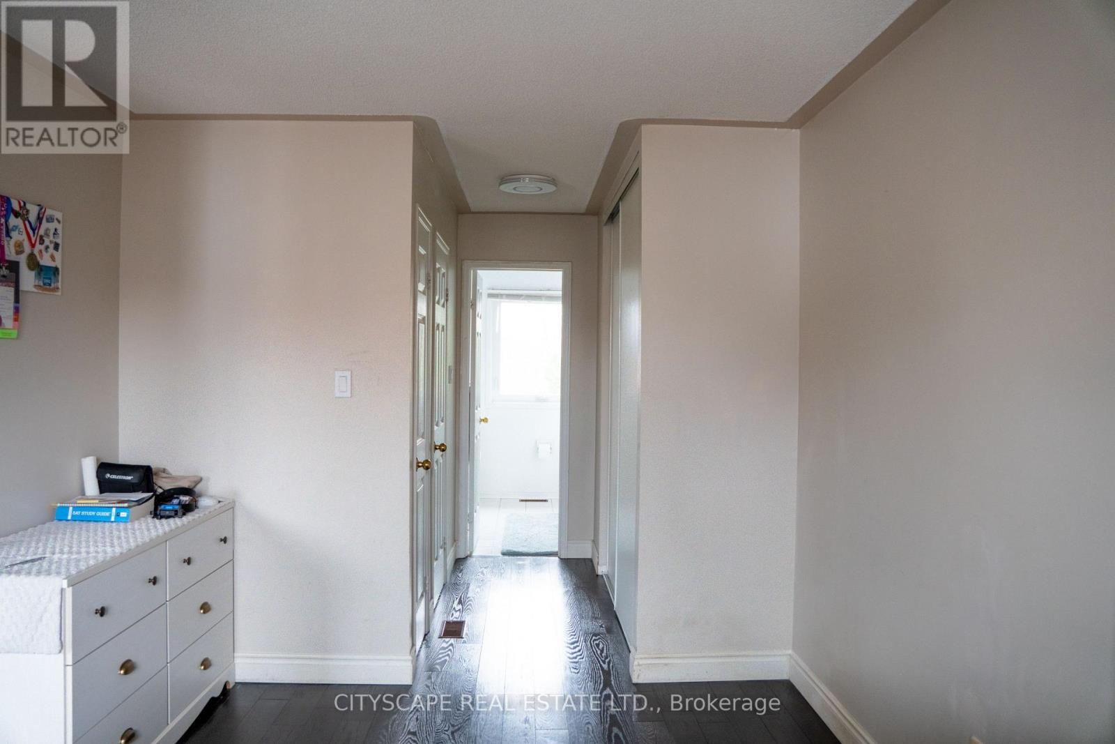 5357 Floral Hill Crescent, Mississauga, Ontario  L5V 1V2 - Photo 18 - W13045546