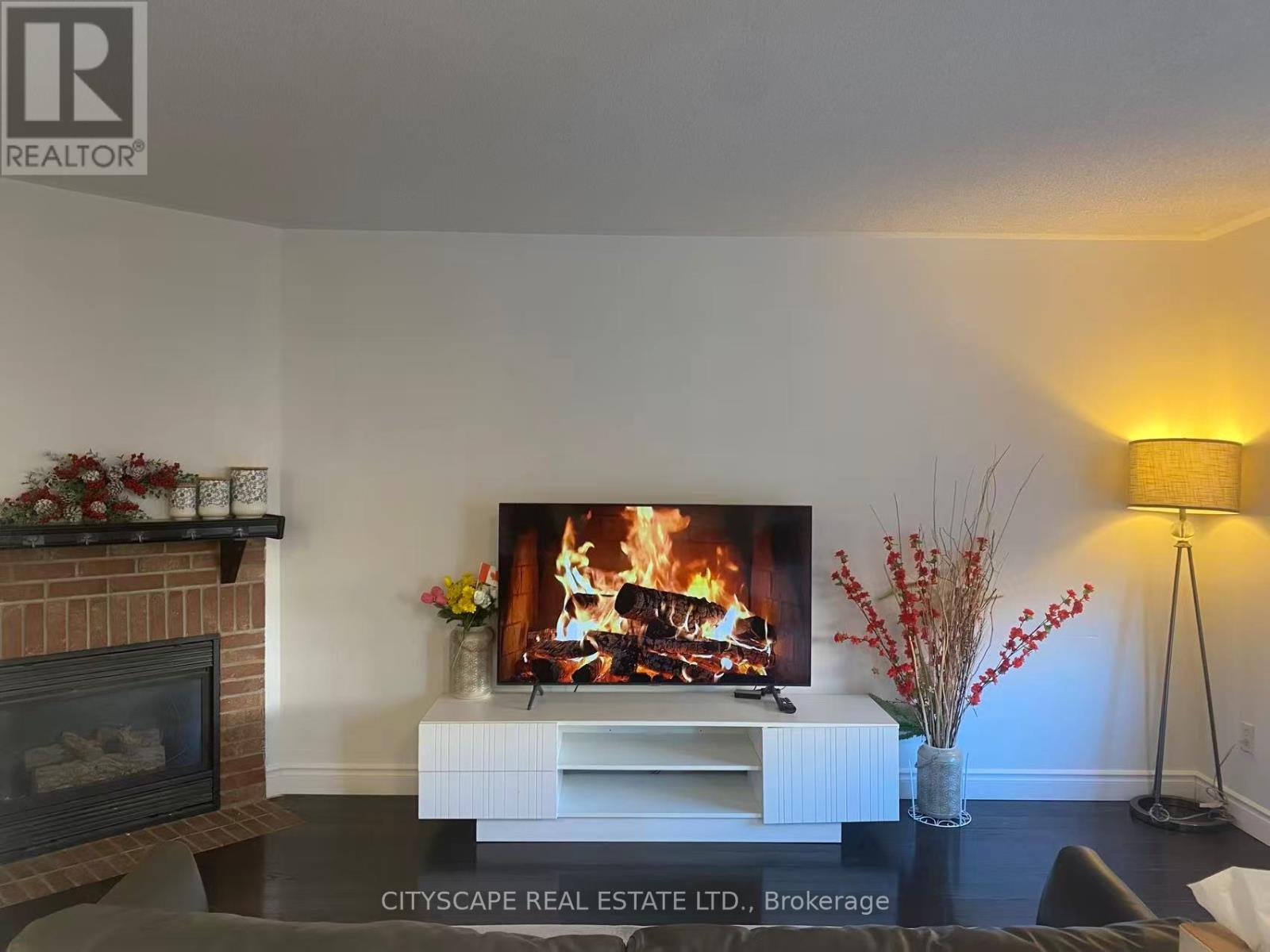 5357 Floral Hill Crescent, Mississauga, Ontario  L5V 1V2 - Photo 8 - W13045546