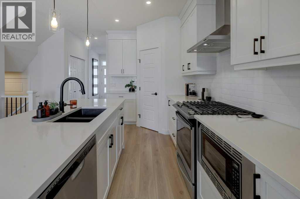 1005 Chinook Gate Heath Sw, Airdrie, Alberta  T4B 5C9 - Photo 7 - A2303357