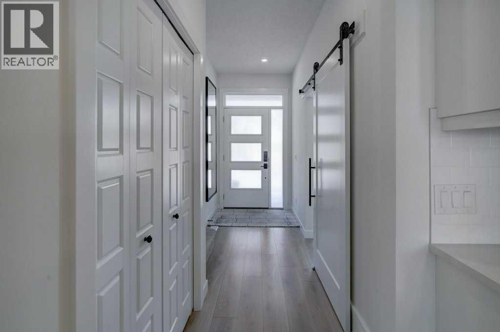 1005 Chinook Gate Heath Sw, Airdrie, Alberta  T4B 5C9 - Photo 5 - A2303357