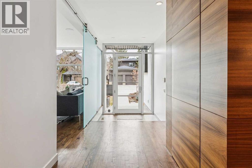 3905 Edison Crescent Sw, Calgary, Alberta  T2S 0X1 - Photo 2 - A2304132