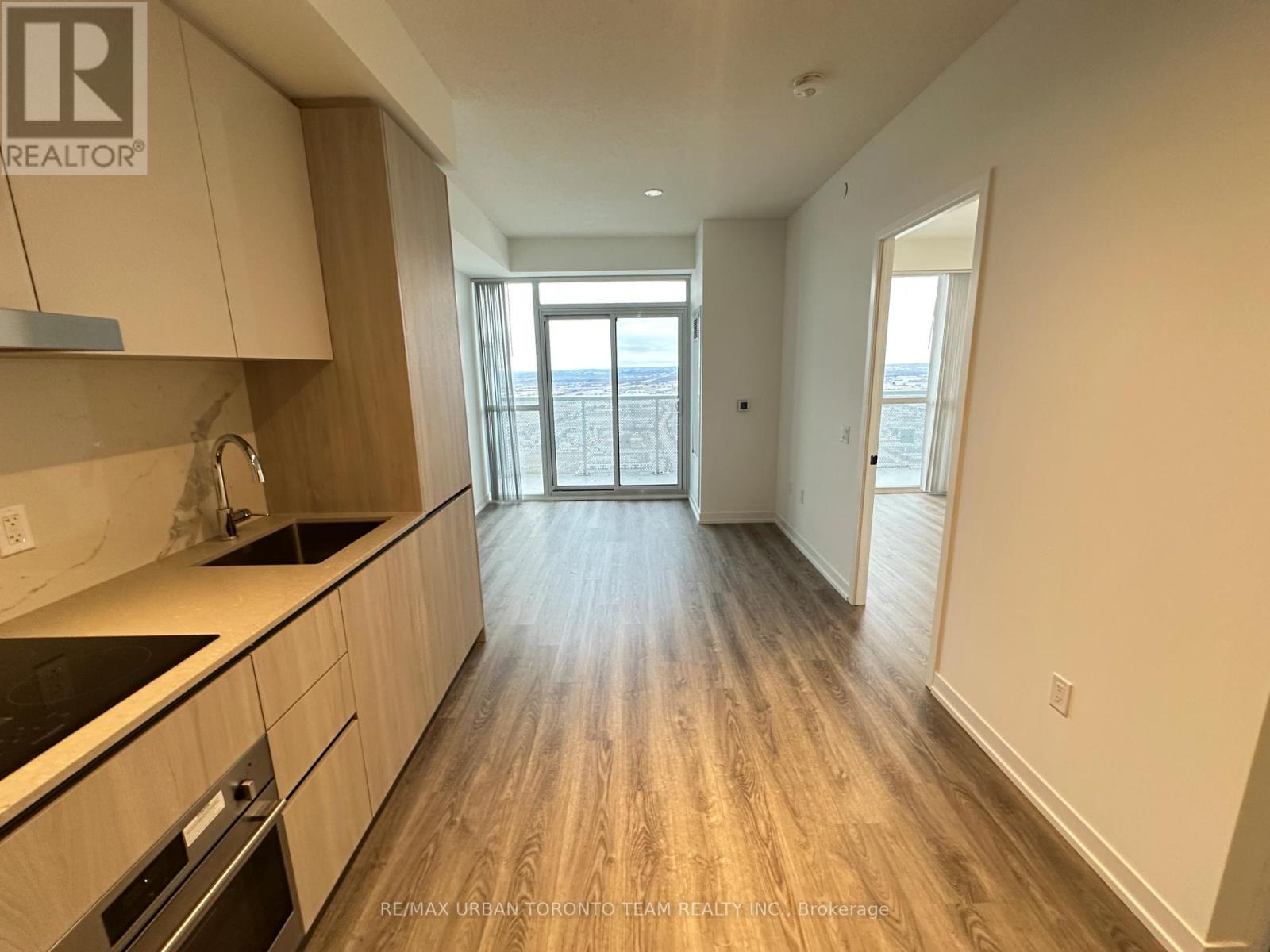 5305 - 8 Interchange Way, Vaughan (Vaughan Corporate Centre), Ontario  L4K 5Z7 - Photo 2 - N13045642