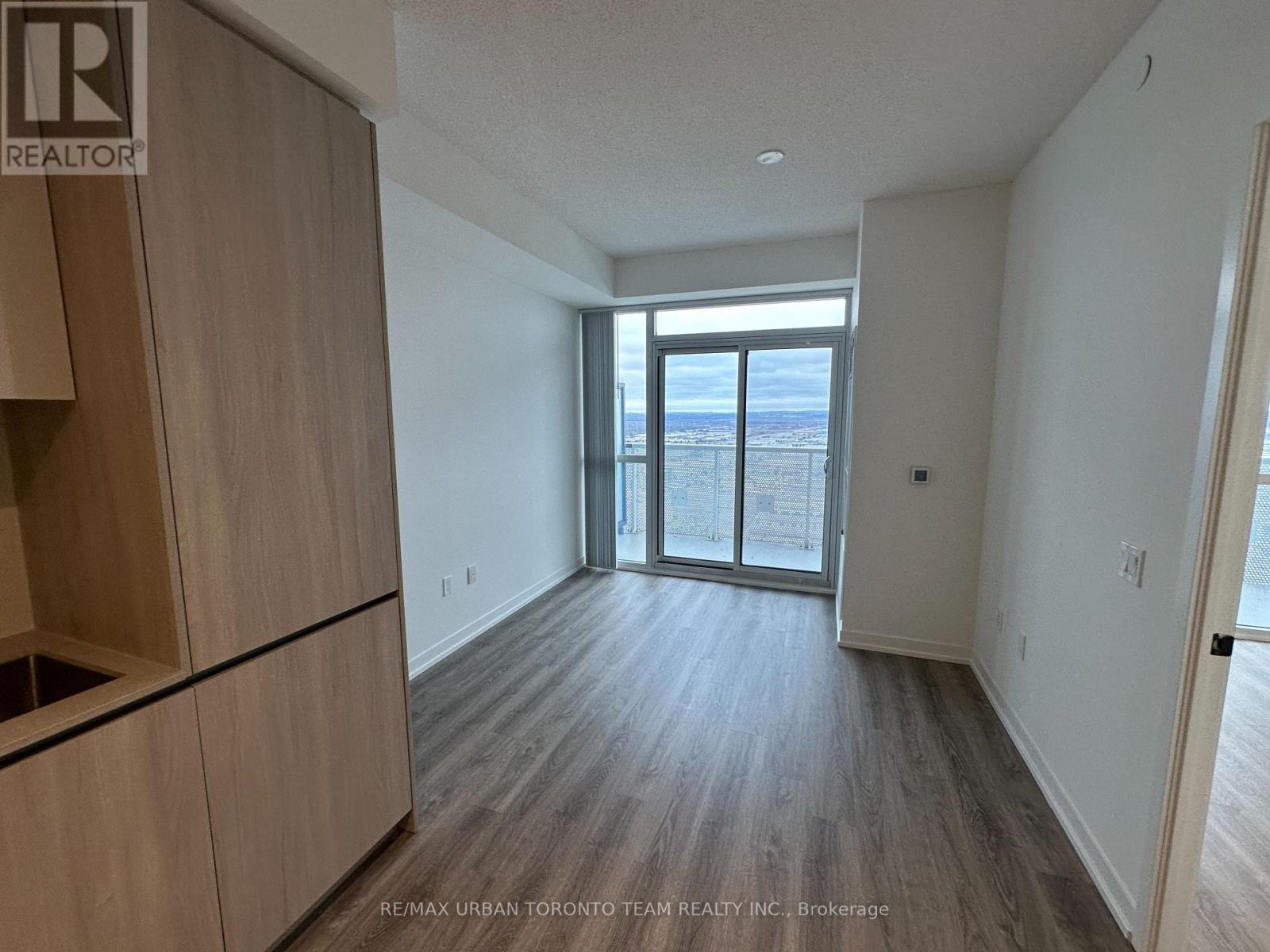 5305 - 8 Interchange Way, Vaughan (Vaughan Corporate Centre), Ontario  L4K 5Z7 - Photo 5 - N13045642