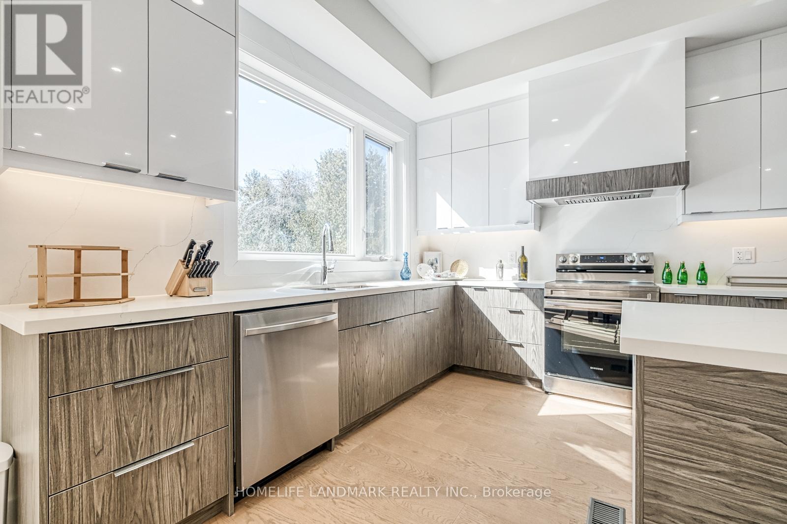 267 Shorecrest Road, Georgina, Ontario  L4P 1J3 - Photo 14 - N13045660