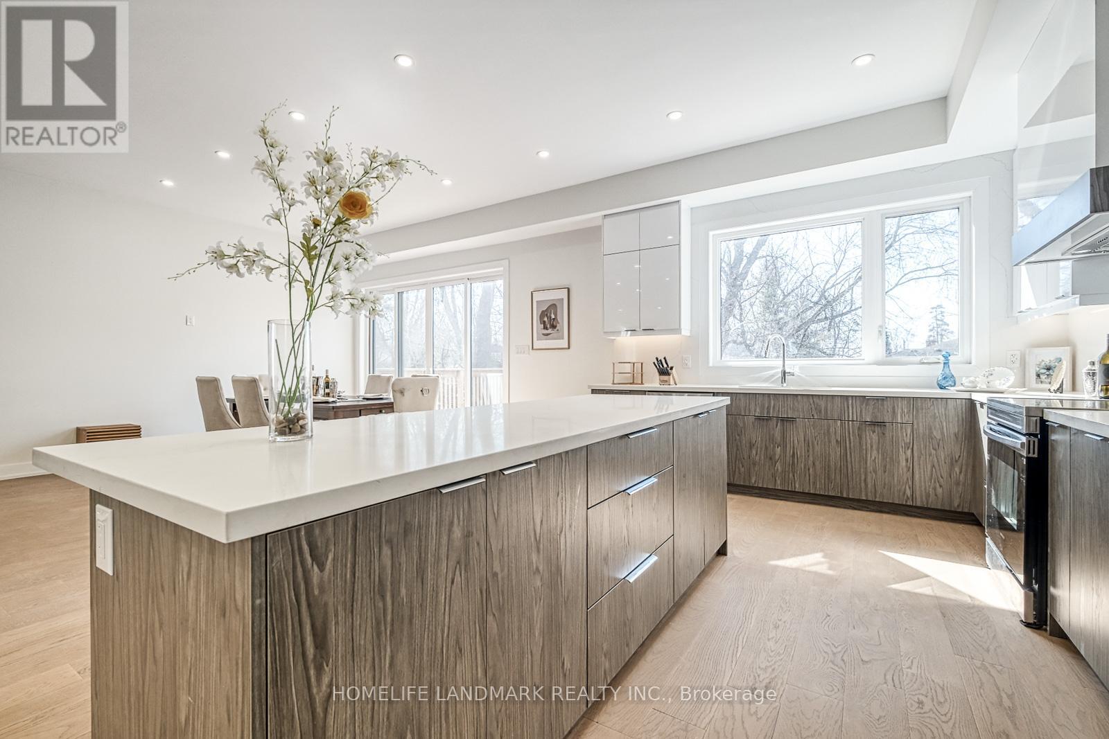 267 Shorecrest Road, Georgina, Ontario  L4P 1J3 - Photo 17 - N13045660