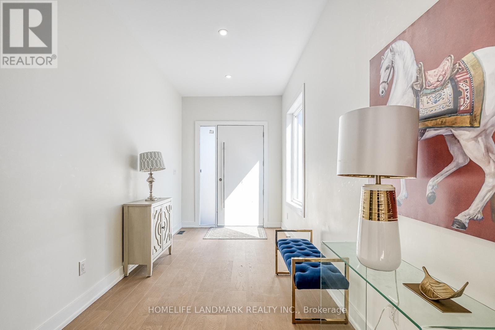 267 Shorecrest Road, Georgina, Ontario  L4P 1J3 - Photo 2 - N13045660