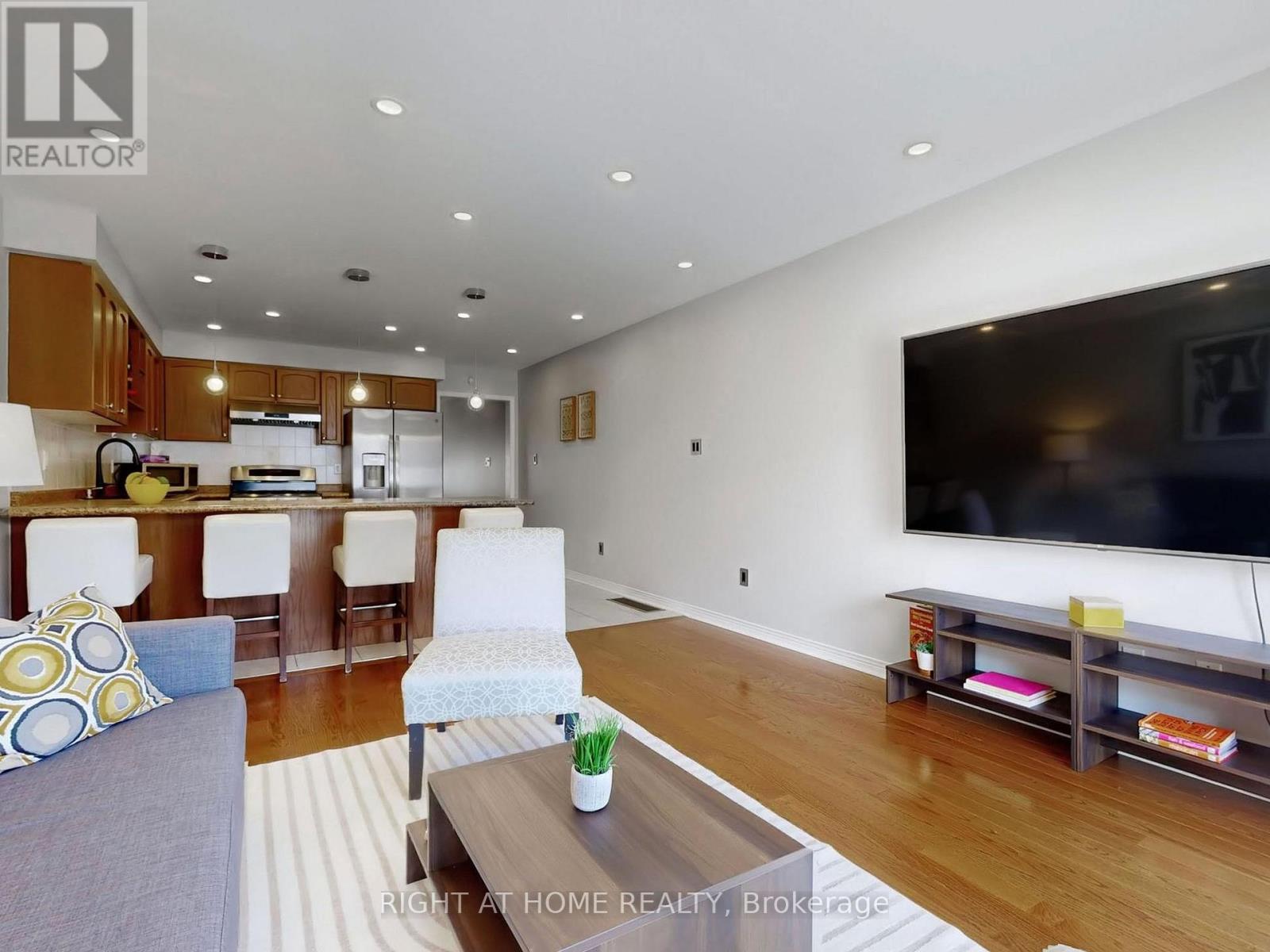 49 Wilkes Crescent, Toronto, Ontario  M1L 0B4 - Photo 5 - E12935430