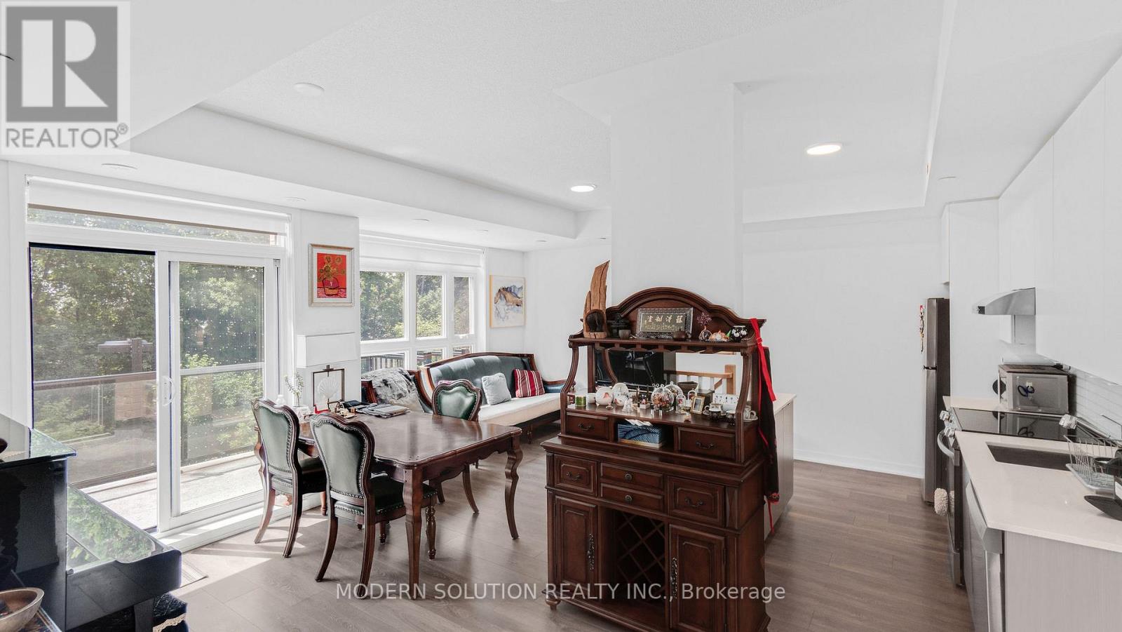 208 - 155 Canon Jackson Drive, Toronto, Ontario  M6M 0E1 - Photo 5 - W13045664