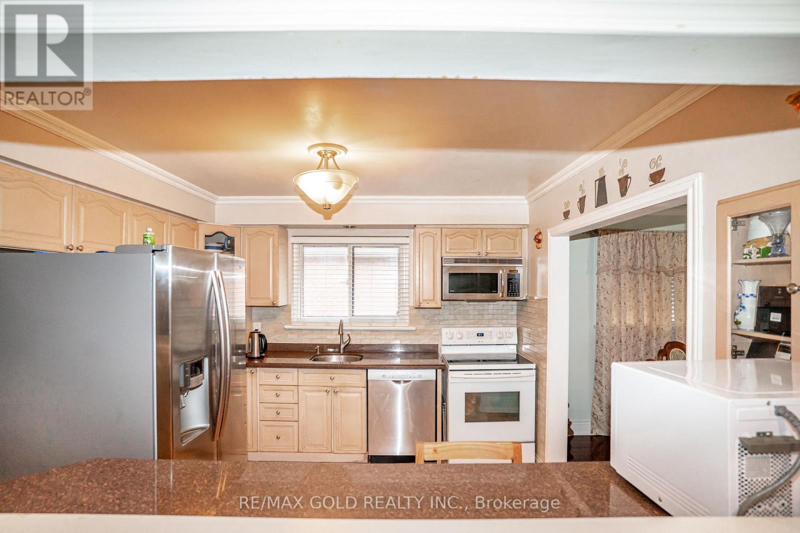 37 Carlyle Crescent, Brampton, Ontario  L6W 2Y9 - Photo 16 - W13045666