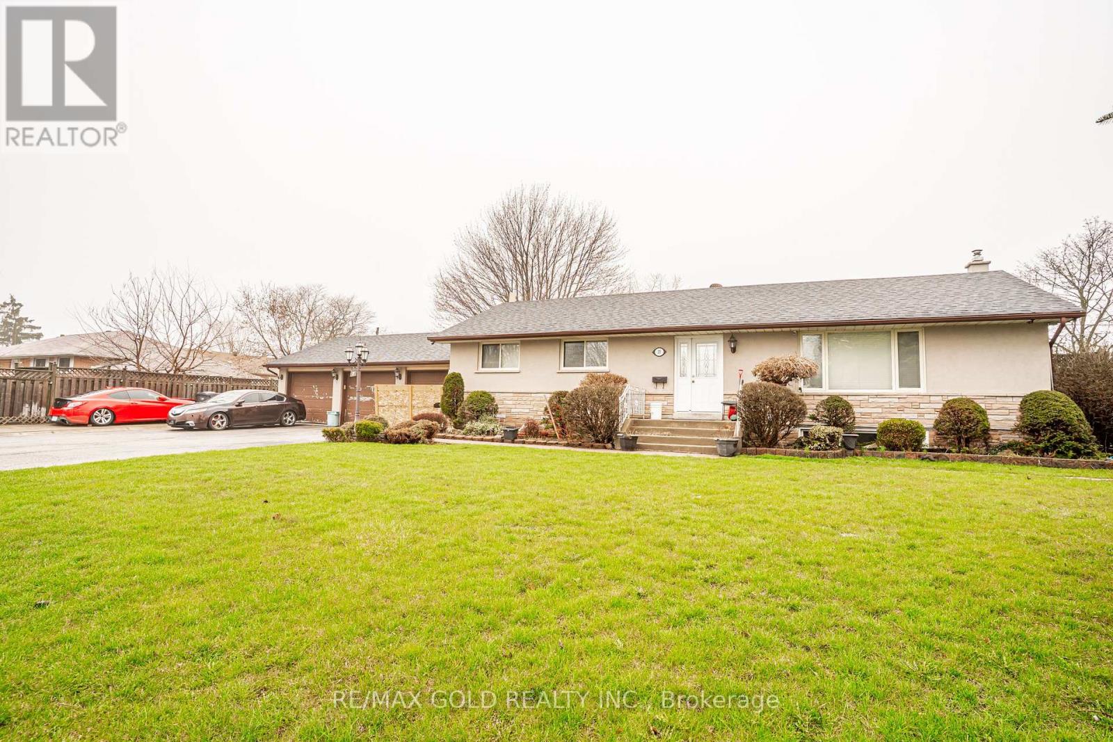 37 Carlyle Crescent, Brampton, Ontario  L6W 2Y9 - Photo 4 - W13045666