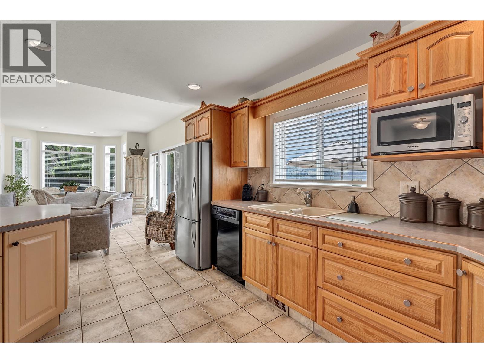 4597 Lakeside Road, Penticton, British Columbia  V2A 8W4 - Photo 21 - 10384842