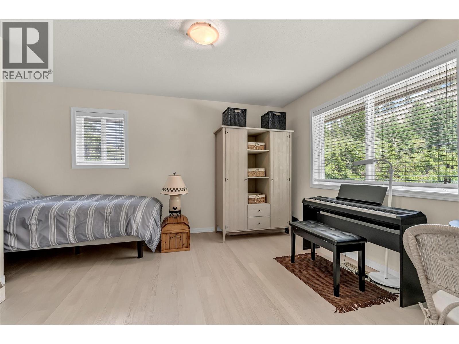 4597 Lakeside Road, Penticton, British Columbia  V2A 8W4 - Photo 37 - 10384842