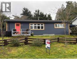 5702 MEDUSA STREET, Sechelt, British Columbia
