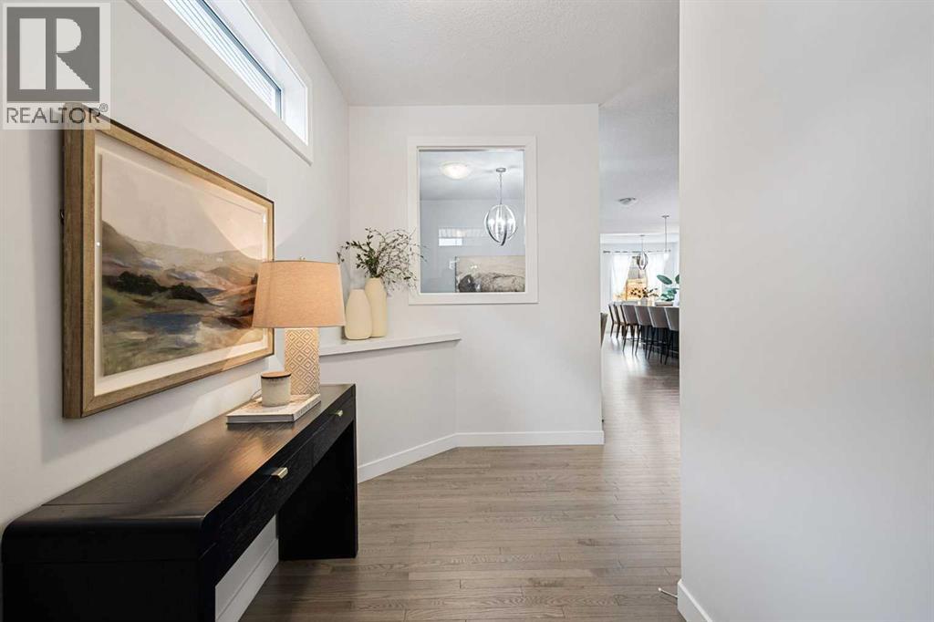 326 Crestmont Drive Sw, Calgary, Alberta  T3B 6G8 - Photo 3 - A2304352