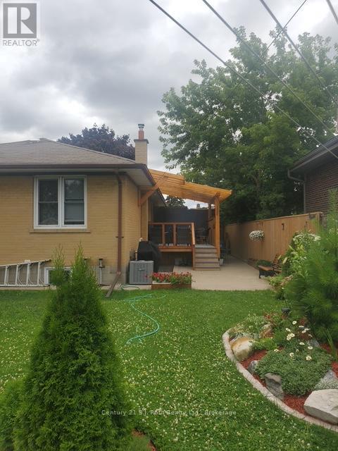 156 The Westway, Toronto, Ontario  M9P 2C1 - Photo 23 - W12963056