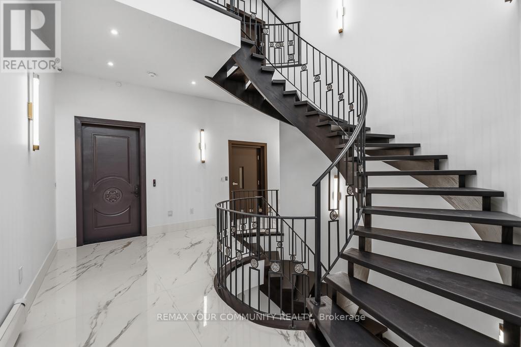 Grand Crown Suite - 217 Churchill Avenue, Toronto, Ontario  M2R 1E2 - Photo 4 - C13044036