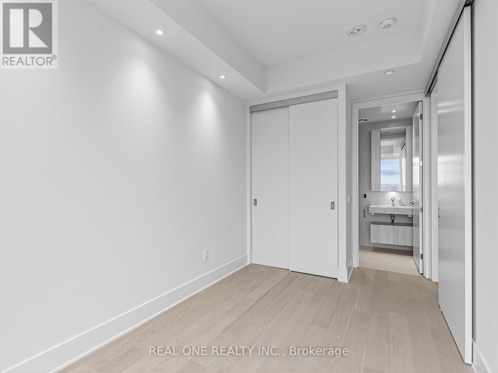 5703 - 11 Yorkville Avenue, Toronto, Ontario  M4W 0B7 - Photo 23 - C13044172