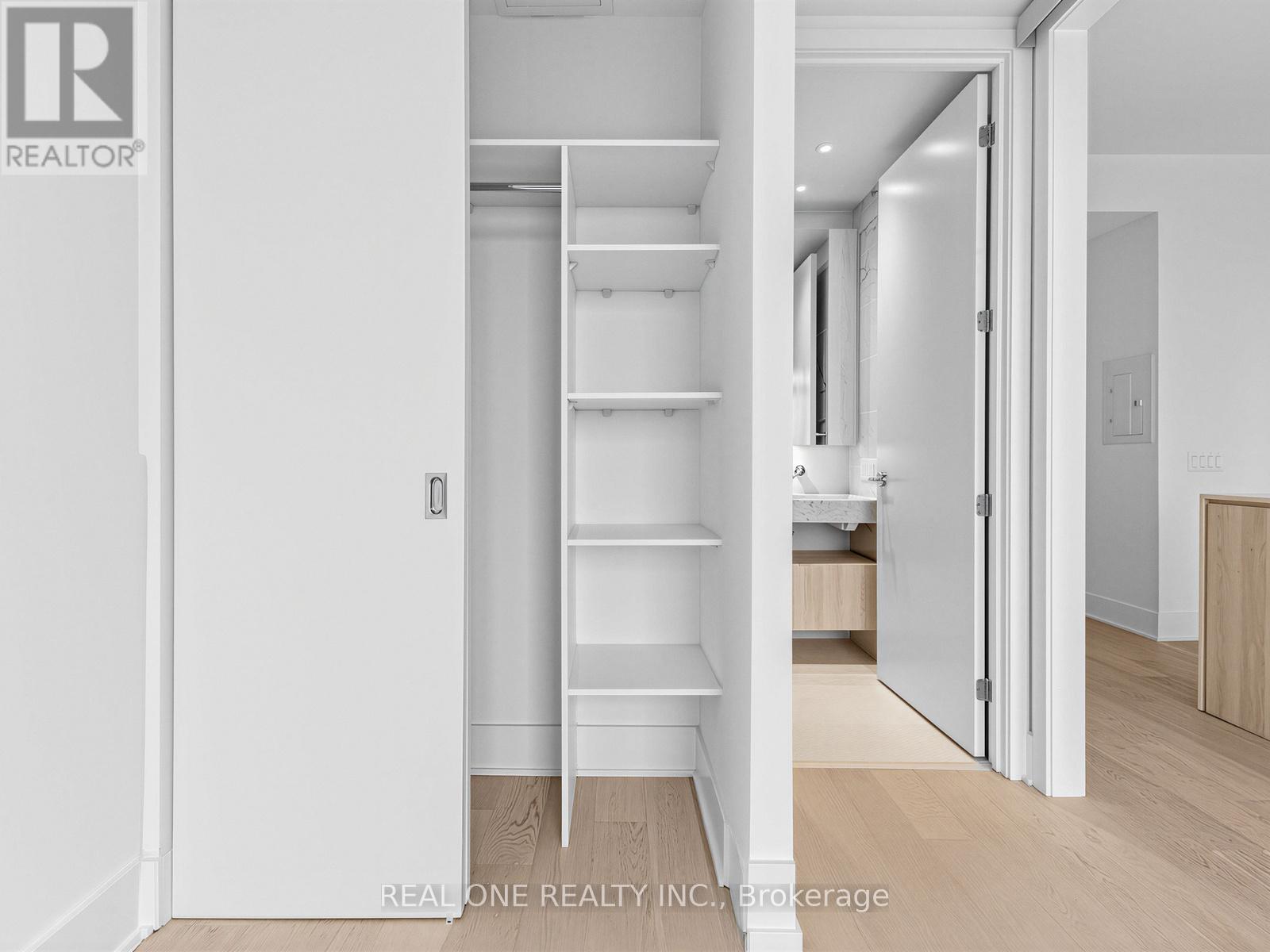 5703 - 11 Yorkville Avenue, Toronto, Ontario  M4W 0B7 - Photo 20 - C13044172