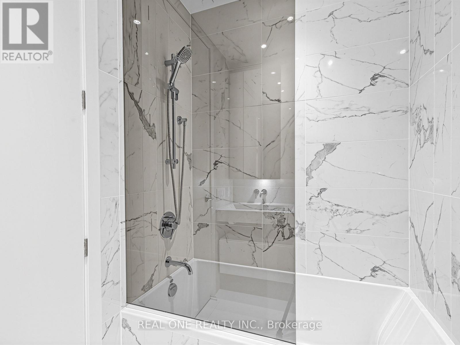 5703 - 11 Yorkville Avenue, Toronto, Ontario  M4W 0B7 - Photo 7 - C13044172