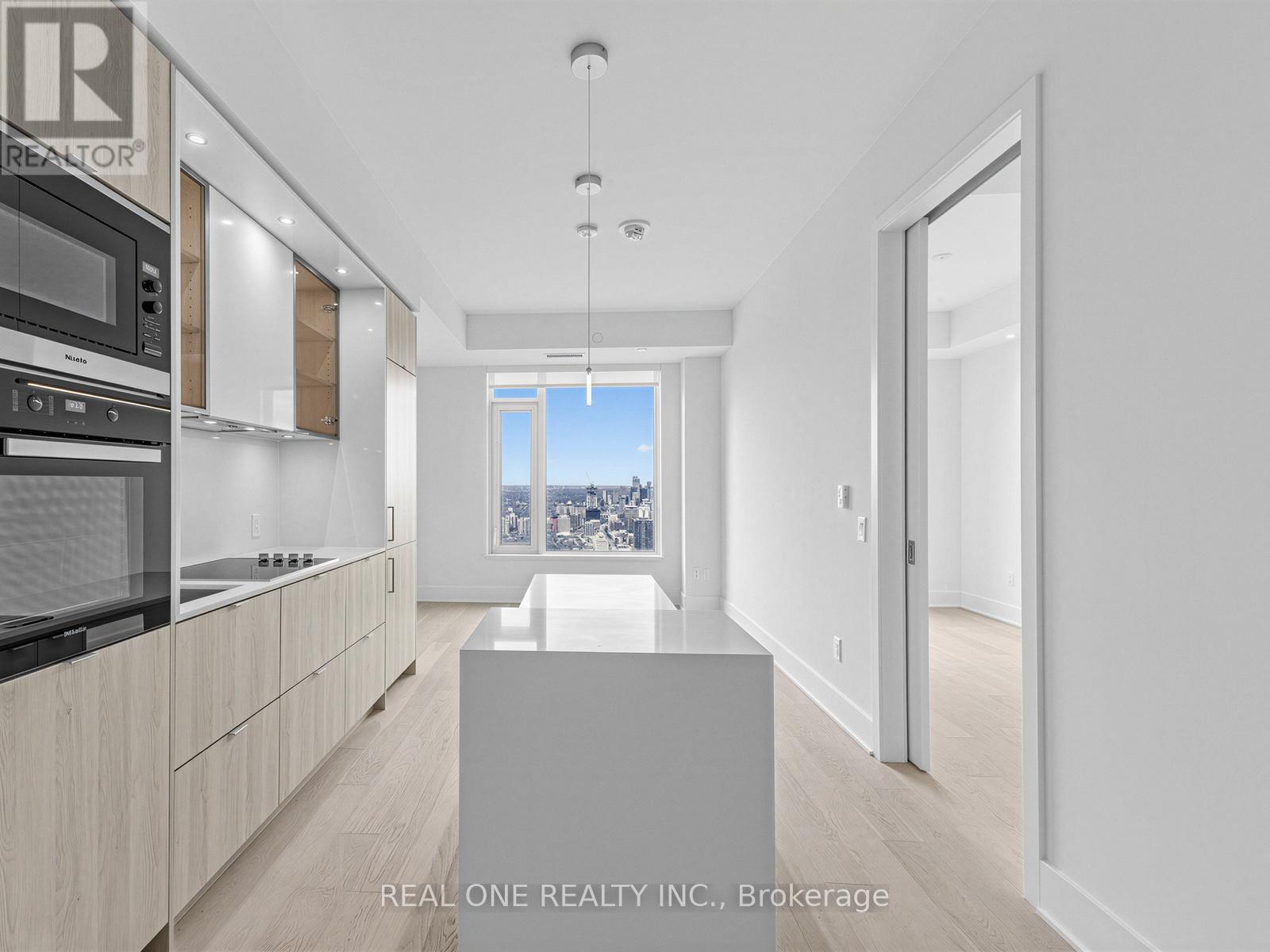 5703 - 11 Yorkville Avenue, Toronto, Ontario  M4W 0B7 - Photo 8 - C13044172