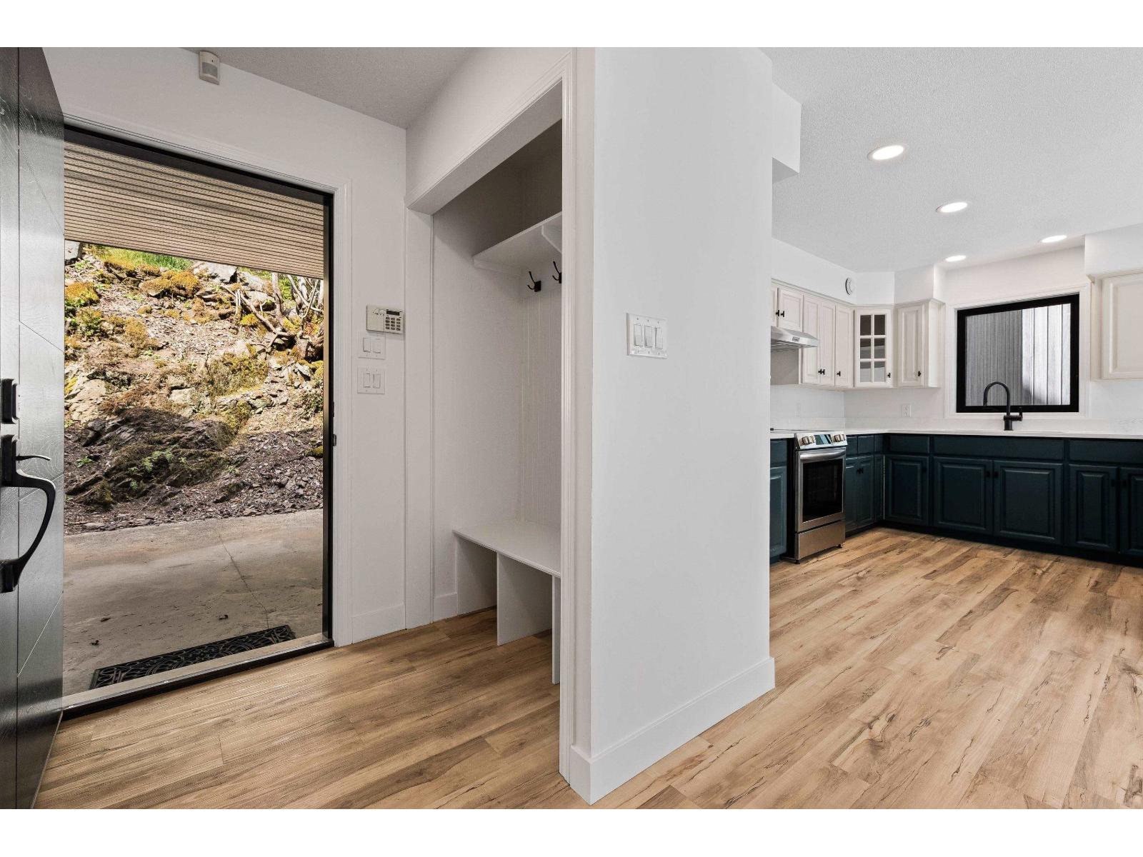 217 Lakeshore Drive, Cultus Lake North, Cultus Lake, British Columbia  V2R 5A1 - Photo 8 - R3115558