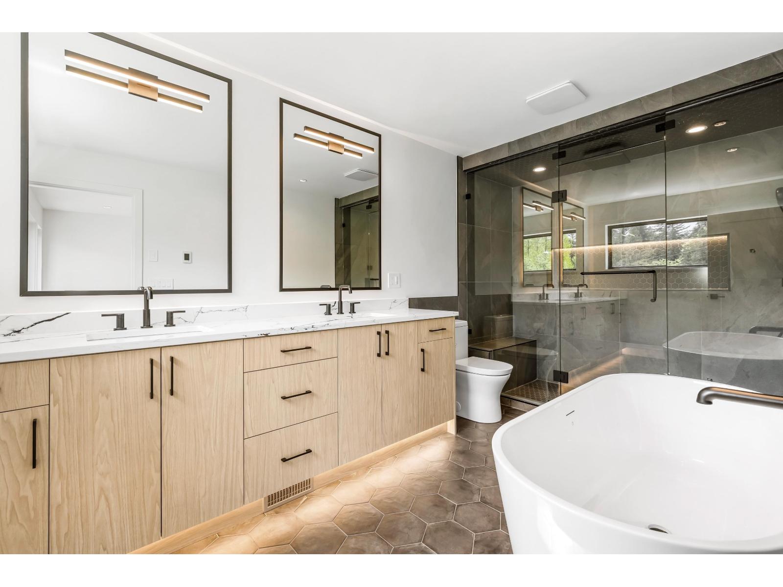 202 Lakeshore Drive, Cultus Lake North, Cultus Lake, British Columbia  V2R 5A1 - Photo 9 - R3115526