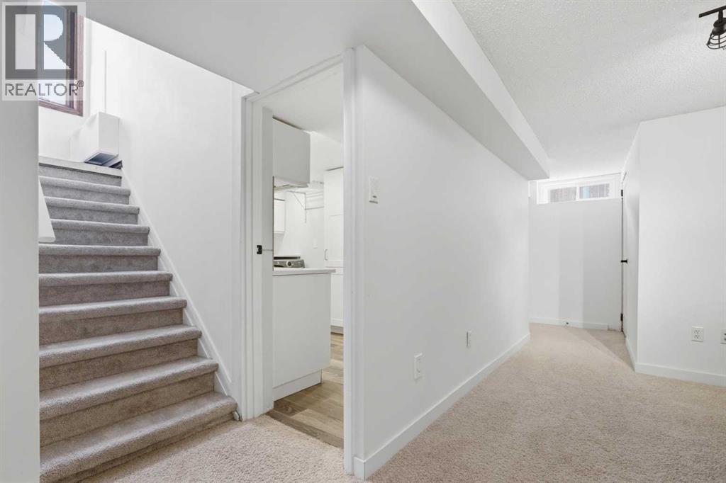 1907 Kelwood Drive SW, Calgary, Alberta  T3E 3Z4 - Photo 18 - A2302714