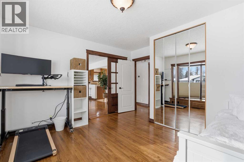 1907 Kelwood Drive SW, Calgary, Alberta  T3E 3Z4 - Photo 9 - A2302714