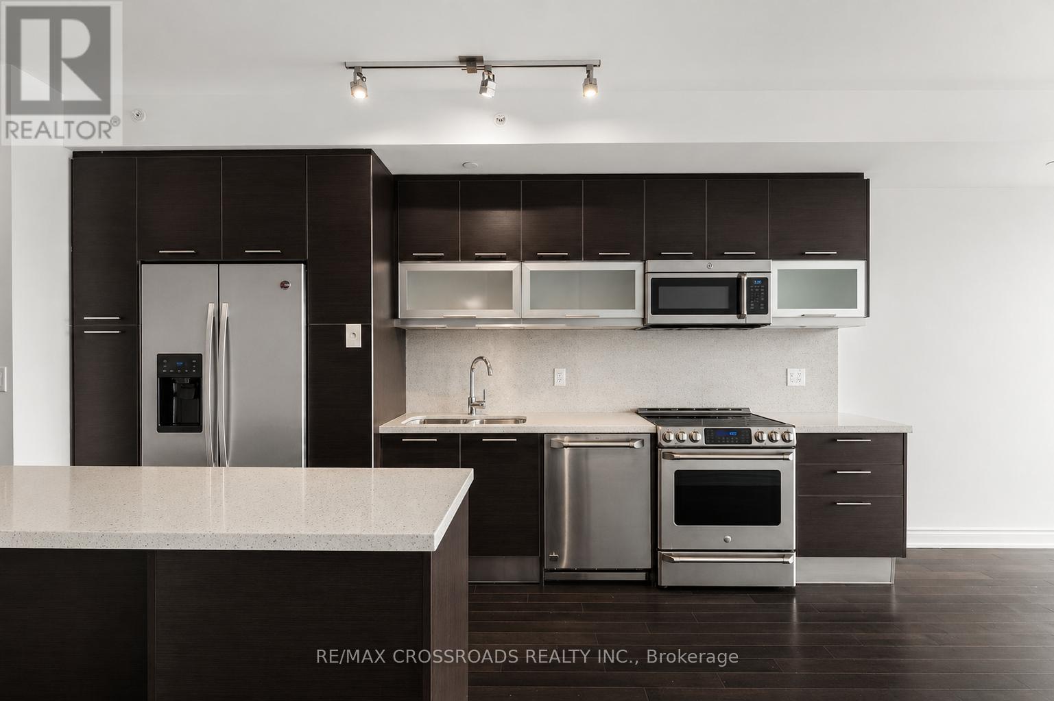 6705 - 388 Yonge Street, Toronto, Ontario  M5B 0A4 - Photo 2 - C13045692