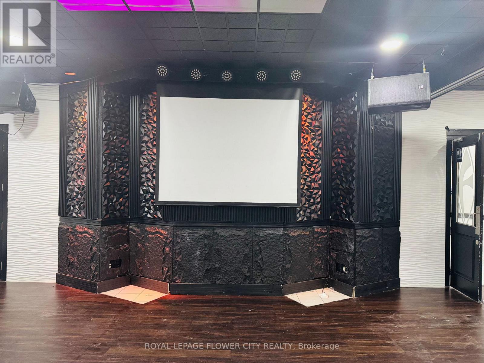 Unit #1, 2 ,3 - 1300 Britannia Road E, Mississauga, Ontario  L4W 1C8 - Photo 7 - W13044756