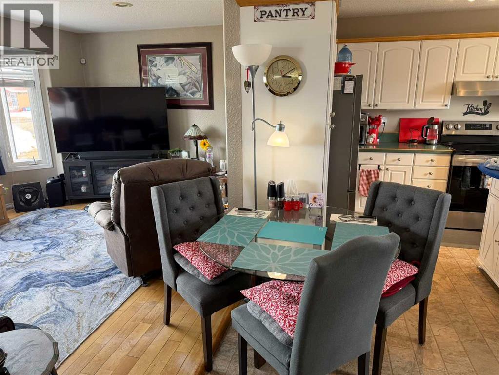 121 2 Avenue, Falher, Alberta  T0H 1M0 - Photo 10 - A2304049