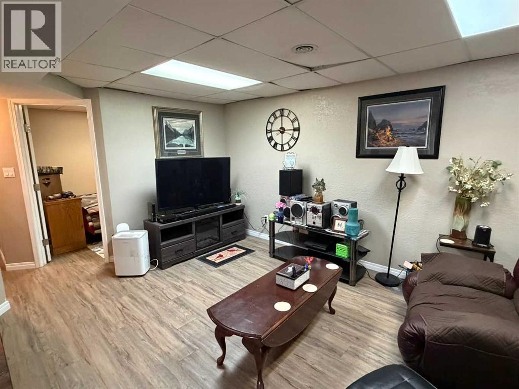 121 2 Avenue, Falher, Alberta  T0H 1M0 - Photo 18 - A2304049