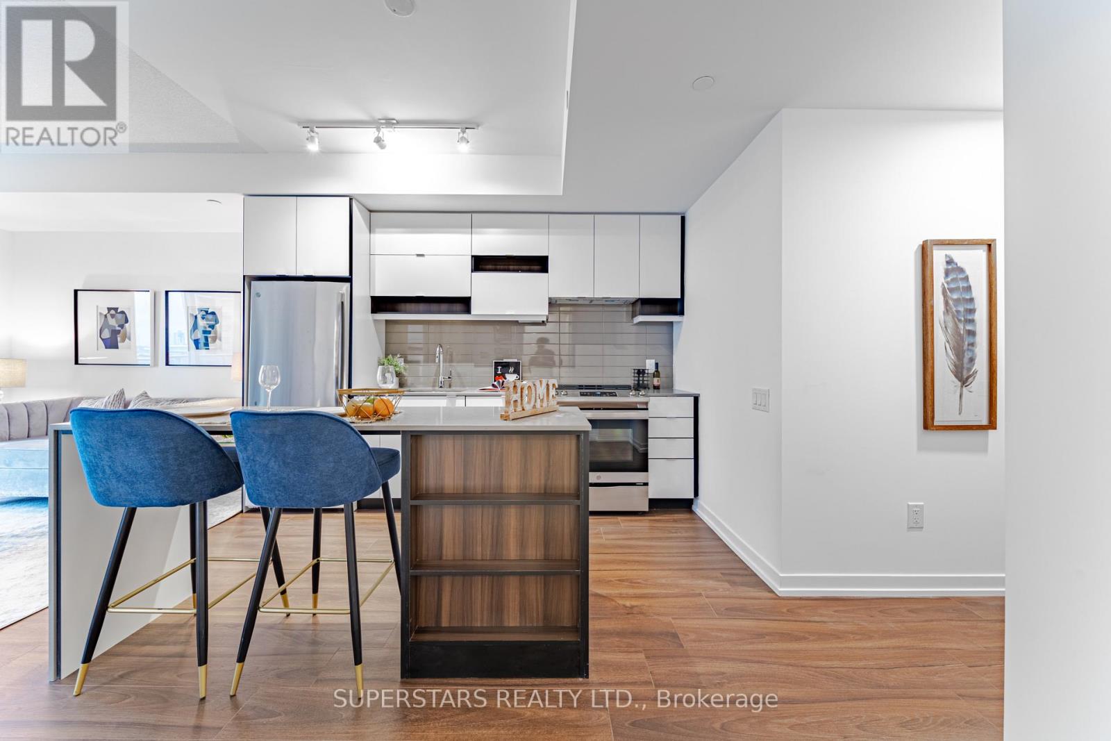 807 - 4065 Confederation Parkway, Mississauga, Ontario  L5B 0L4 - Photo 2 - W13045678