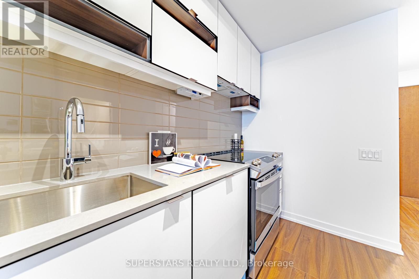 807 - 4065 Confederation Parkway, Mississauga, Ontario  L5B 0L4 - Photo 4 - W13045678