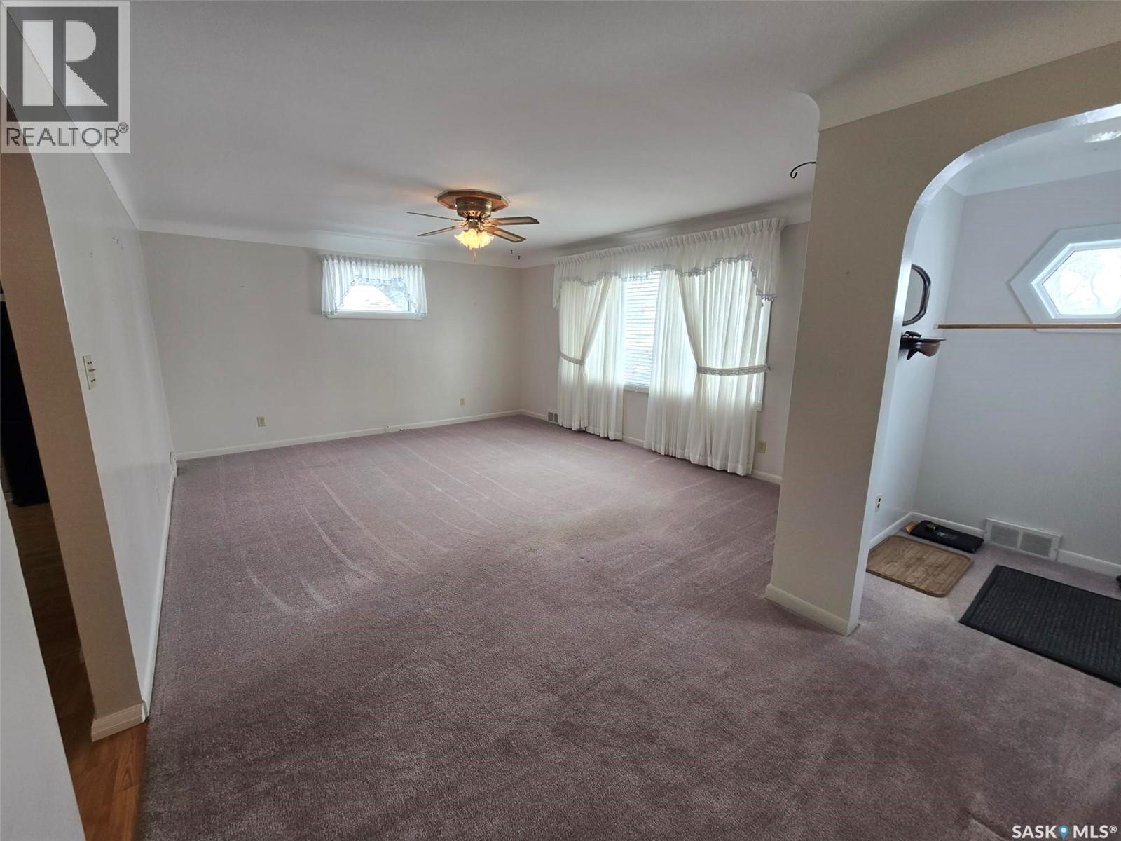 904 Alice Street, Grenfell, Saskatchewan  S0G 2B0 - Photo 11 - SK033973