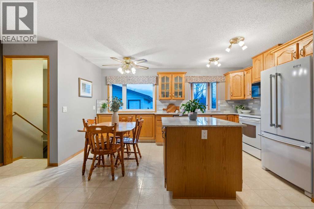 479 Templevale Drive NE, Calgary, Alberta  T1Y 4V3 - Photo 5 - A2300986