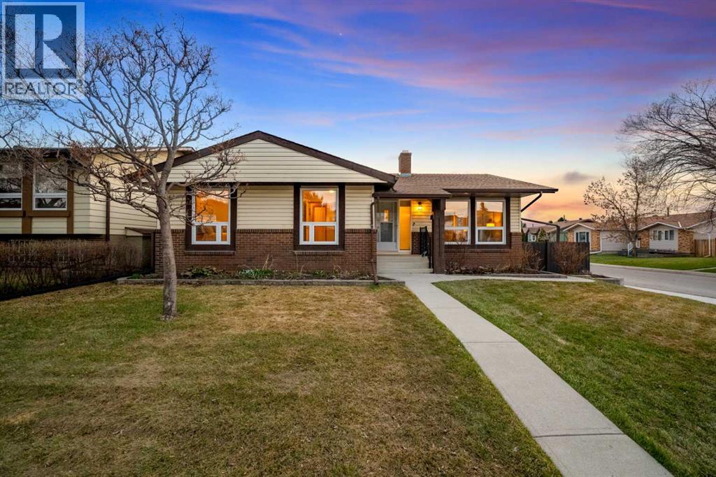 479 Templevale Drive NE, Calgary, Alberta  T1Y 4V3 - Photo 2 - A2300986