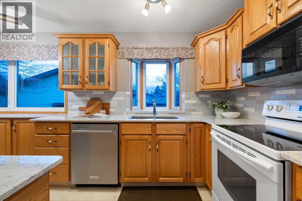 479 Templevale Drive NE, Calgary, Alberta  T1Y 4V3 - Photo 6 - A2300986