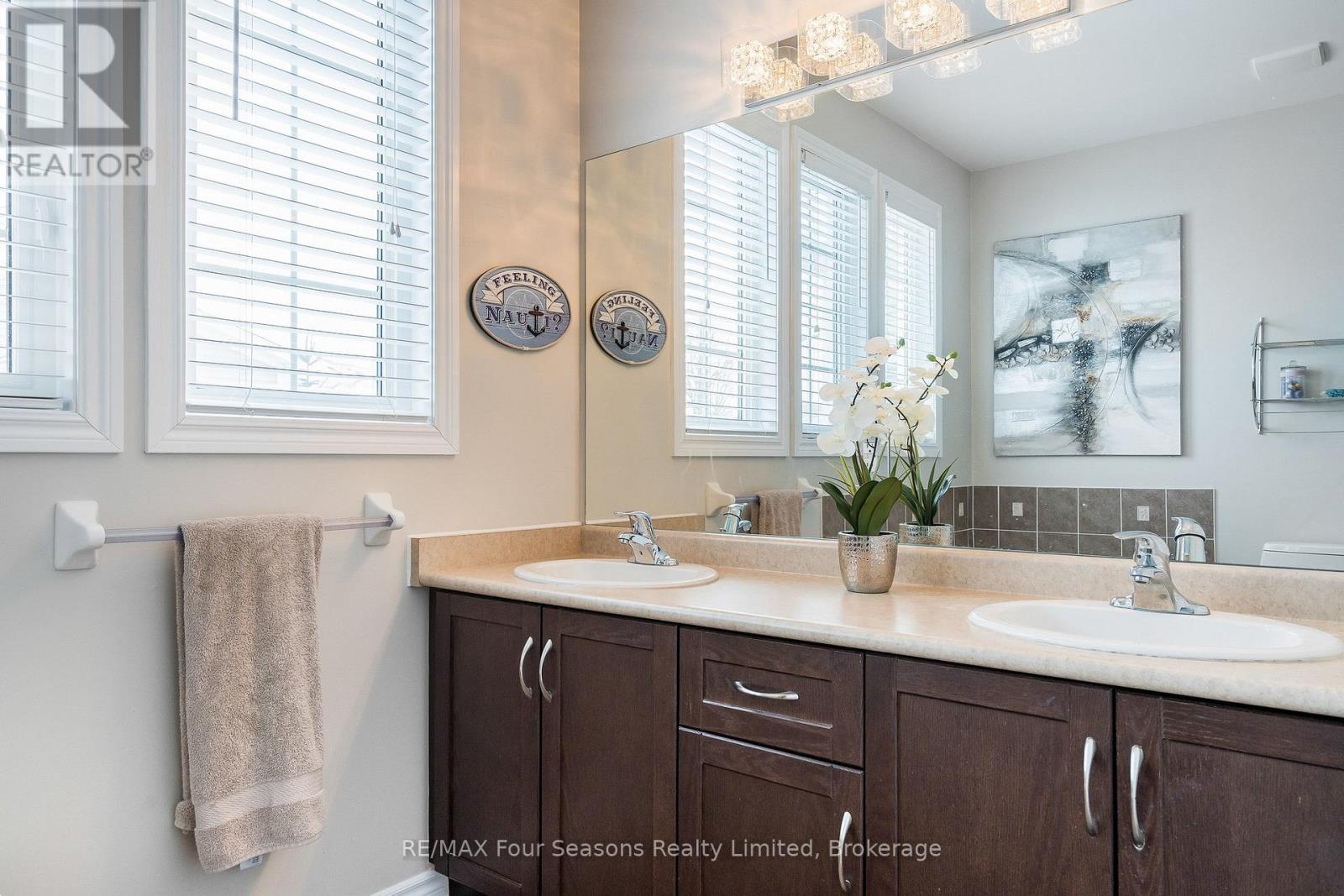 64 Waterview Road, Wasaga Beach, Ontario  L9Z 0E9 - Photo 10 - S12782282