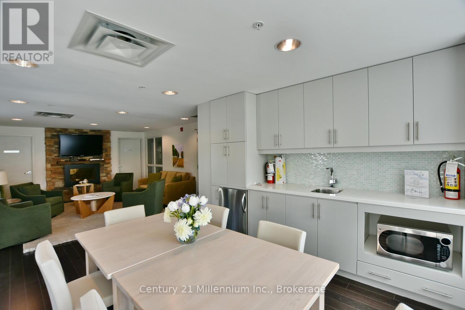 208 - 1 Shipyard Lane, Collingwood, Ontario  L9Y 0W2 - Photo 42 - S12905134