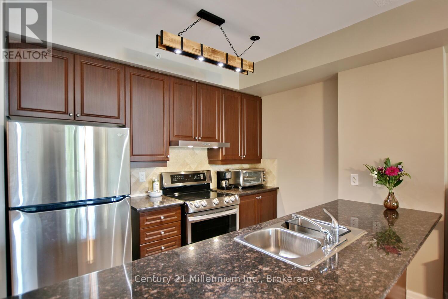 208 - 1 Shipyard Lane, Collingwood, Ontario  L9Y 0W2 - Photo 6 - S12905134