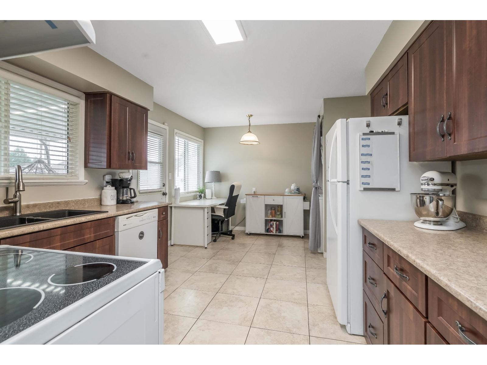 46412 Chilliwack Central Road, Chilliwack Proper South, Chilliwack, British Columbia  V2P 1J9 - Photo 12 - R3102550