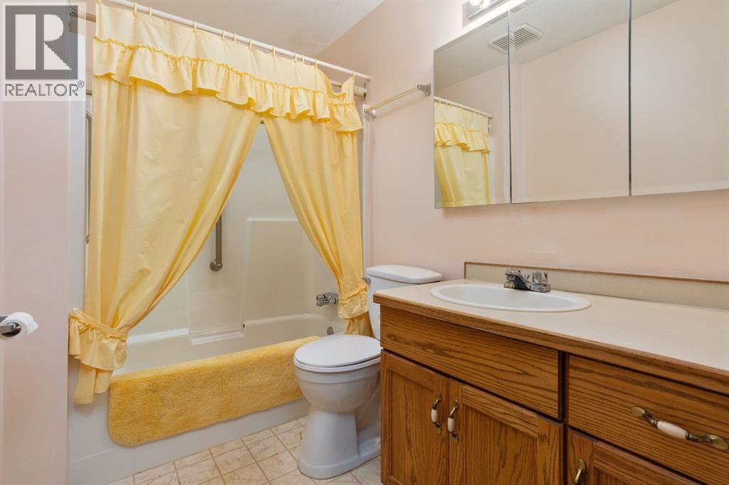 3924 56a Streetclose, Camrose, Alberta  T4V 4L1 - Photo 18 - A2305314