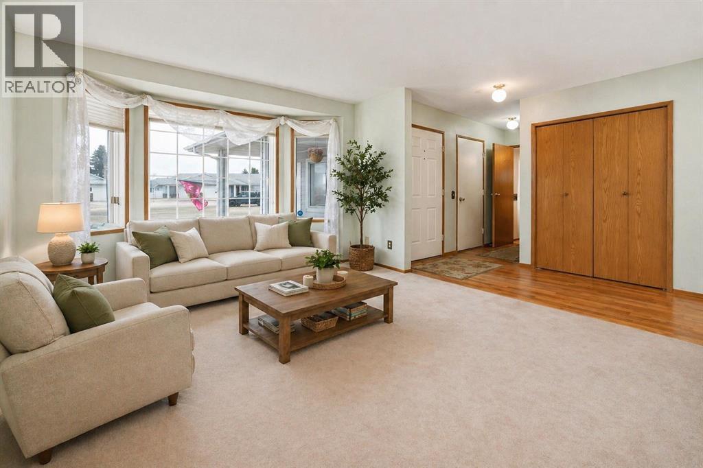 3924 56a Streetclose, Camrose, Alberta  T4V 4L1 - Photo 5 - A2305314