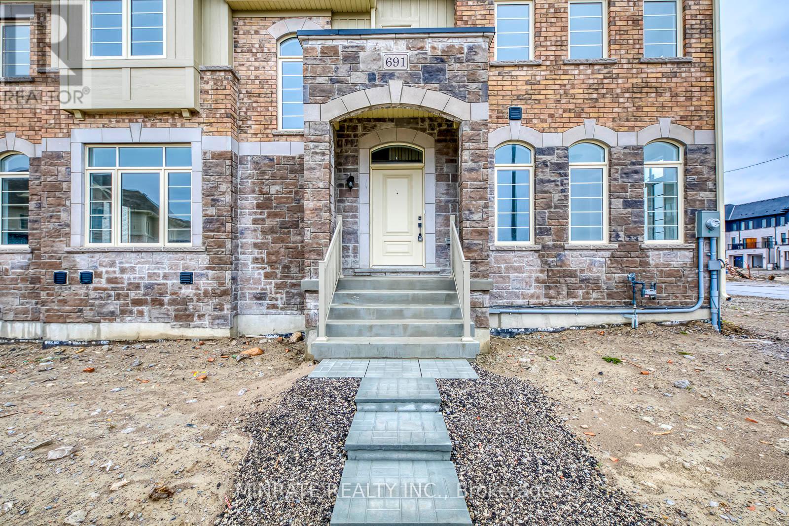 691 Catalina Manor, Pickering, Ontario  L1X 0V1 - Photo 3 - E13045706