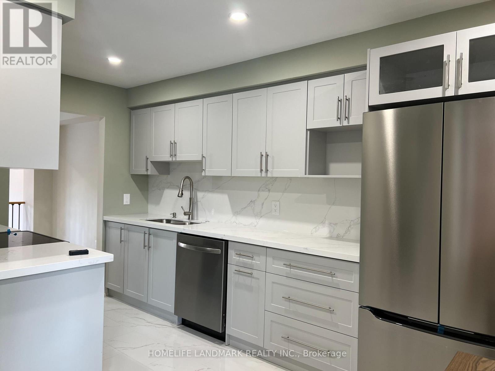 70 LADY CHURCHILL COURT, Toronto, Ontario