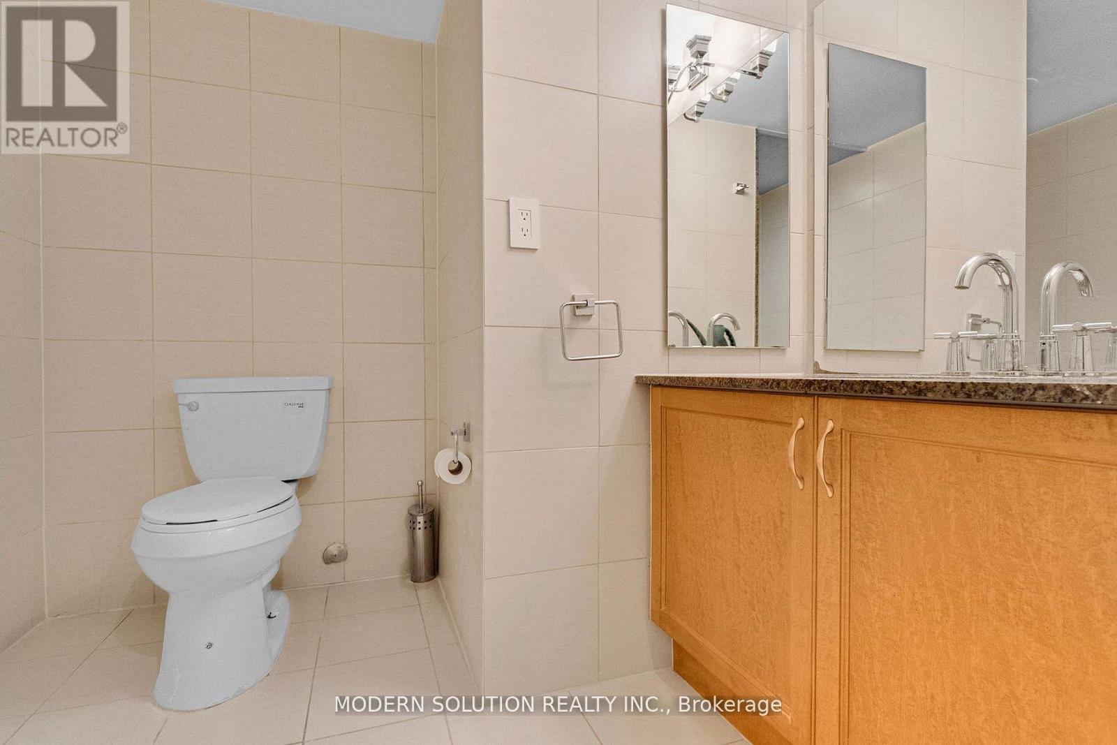 426 - 32 Clarissa Drive, Richmond Hill, Ontario  L4C 9R7 - Photo 34 - N12833652